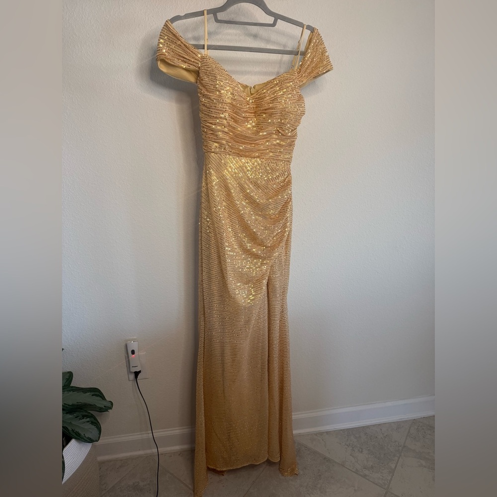 Sequins, Slit, Adjustable straps Gold Off-Shoulder Dress small NWT